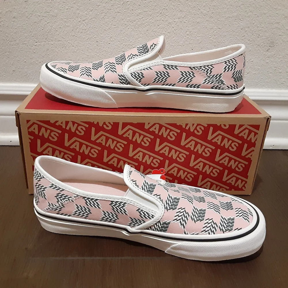 Vans - Picture 3 of 4